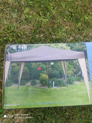 Pop up folding gazebo(broken needs repair)+side walls set of 2