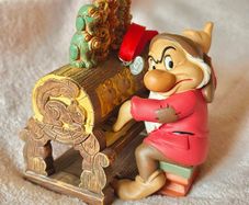 Disney Store Grumpy Piano Ornament 2018