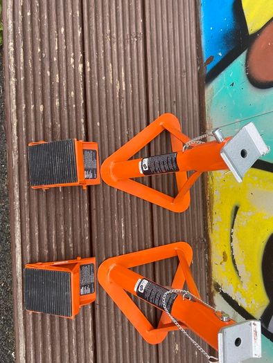 Axle Jack 2 Tonne & Chocks