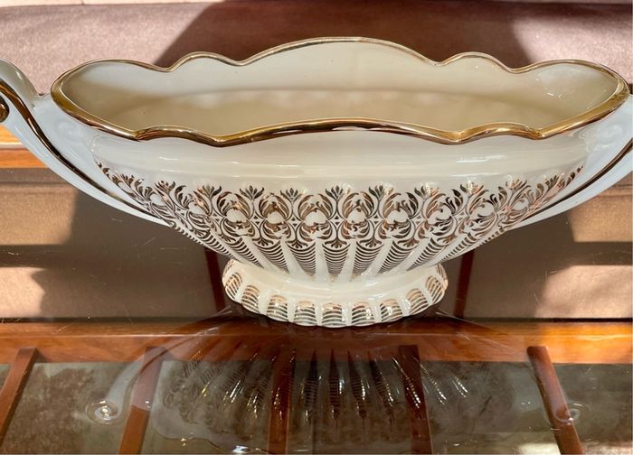 Stylish Vintage Sadler Ceramic Tulip Mantle Vase