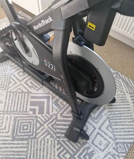 Nordic Track s22i Studio bike like new, Delivery available