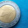 Italy 500 Lire,1988 MINT ERROR Highly Collectible. Image 3