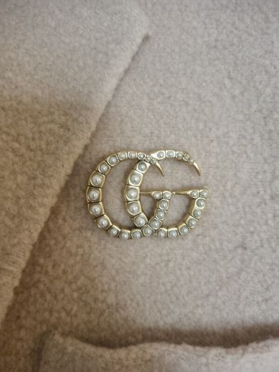 brooch