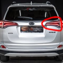 Toyota Rav4 2016 - 2018 Original INNER RIGHT Tail / Rear LED light