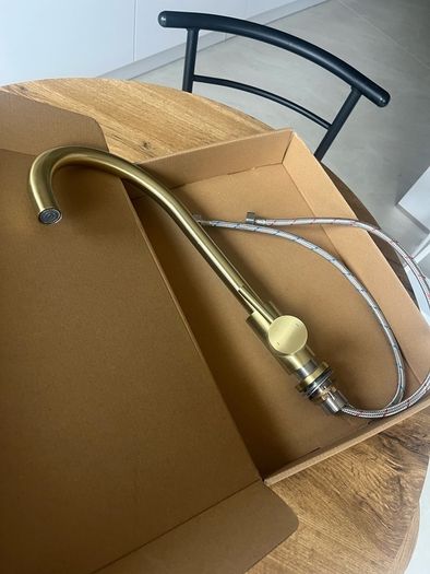 Gold kitchen sink tap