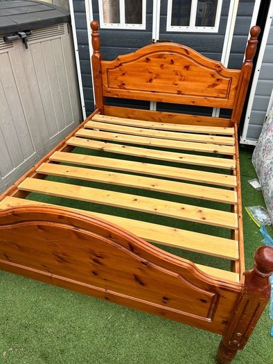 Incredibly Sturdy 4Ft 6 Double Bed Frame - Can Deliver