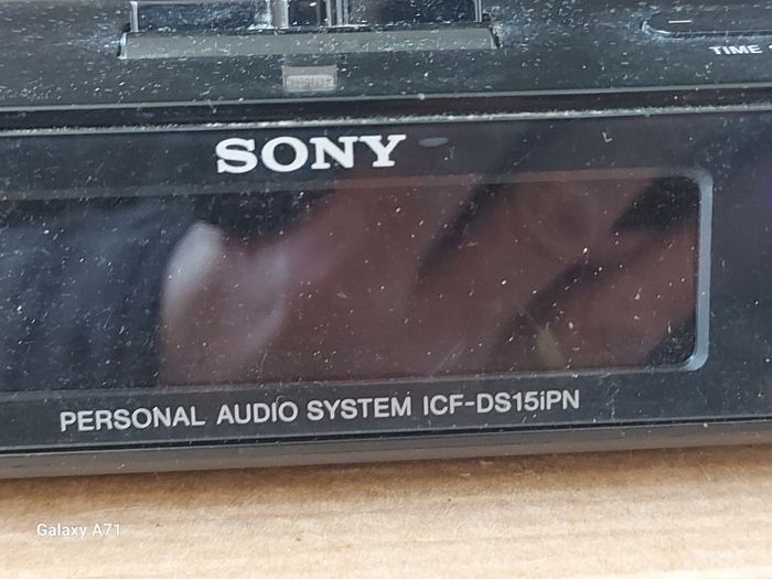 SONY Dream Machine Clock Radio Personal Audio System, Model ICF-DS15iPN, working perfect and in excellent condition