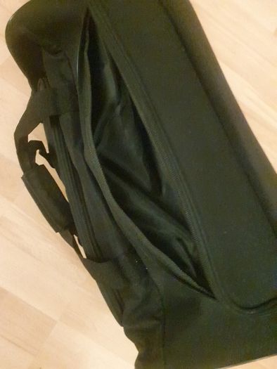 Travel Bag on Wheels 35Ltr ... Colour: Black .. Size: 27" x 11" x 10" Price Drop