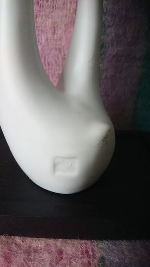 Collectable figurines/ Sculpture of birds