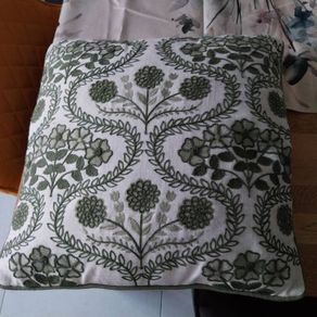 Cushions x 2,Excellent Condition. E10each or 2 for E18