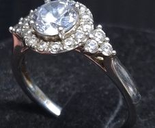 Vintage 9ct White Gold Cluster Ring  Size 51.5