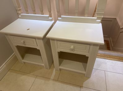 Bedside lockers