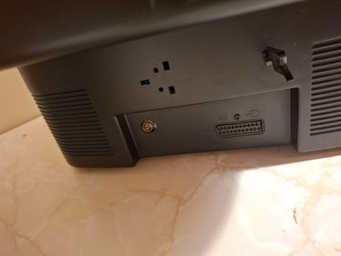 Mitsubishi 21" CRT TV - Immaculate