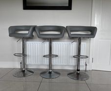 Kitchen Bar Stools 15 each or 3 for 30