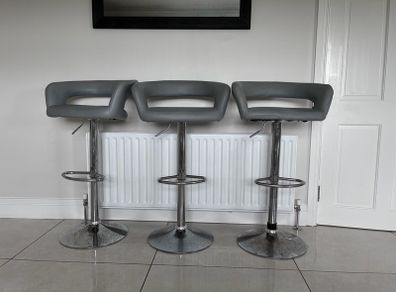 Kitchen Bar Stools 15 each or 3 for 30