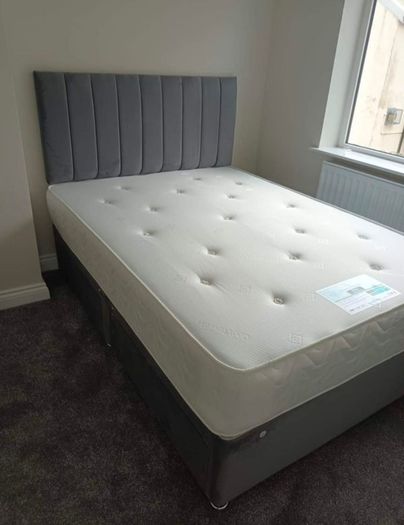 Small double bed, Beds