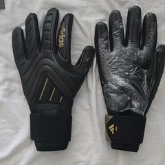 Goalkeeper gloves