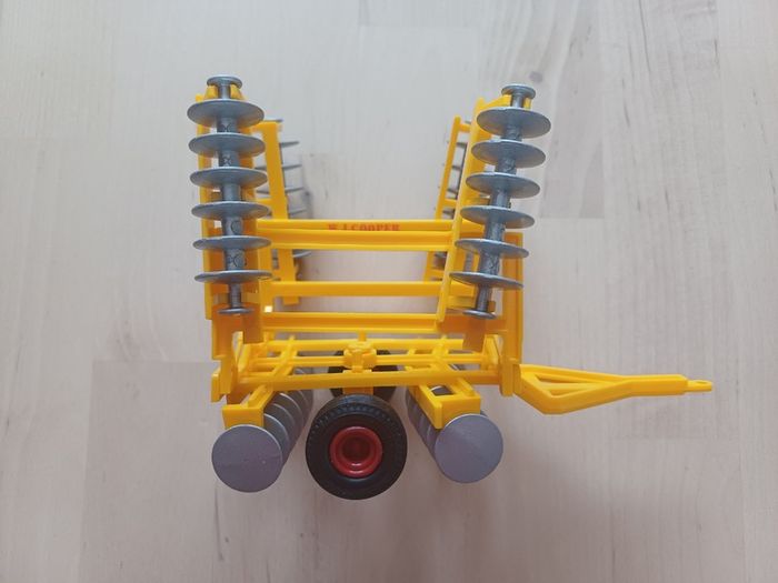 Britains Disc Harrow Vintage Farm Model Boxed MINT