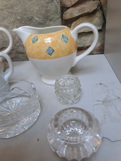 Various serving items free