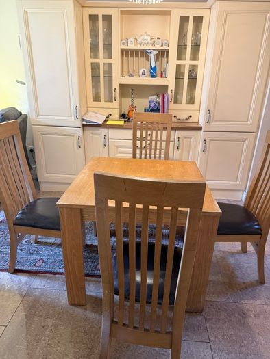 Table & Chairs Table Size 90 X 90 cm