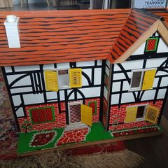 Vintage Dolls House