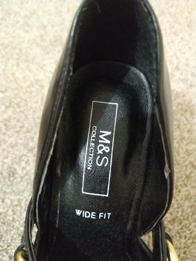 Ladies shoes