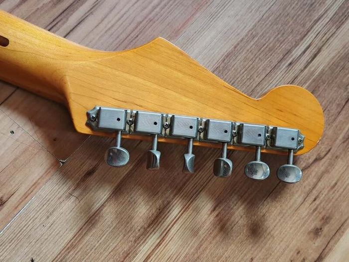 Fender Japan Vintage Series '57 Stratocaster (Delivery available)