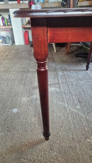 Expanding kitchen table