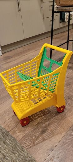 toddlers shopping trolley