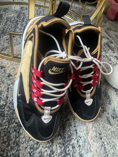 Women boots / shoes runners