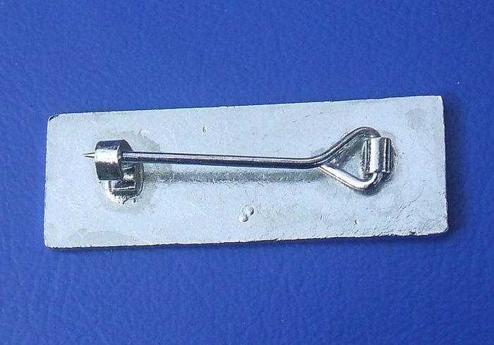 MERCEDES BENZ - promotional/merchandise enamel badge (1970's / 1980's)