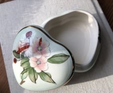 Vintage Trinket Box - Royal Worcester Palissy Heart Shaped Box