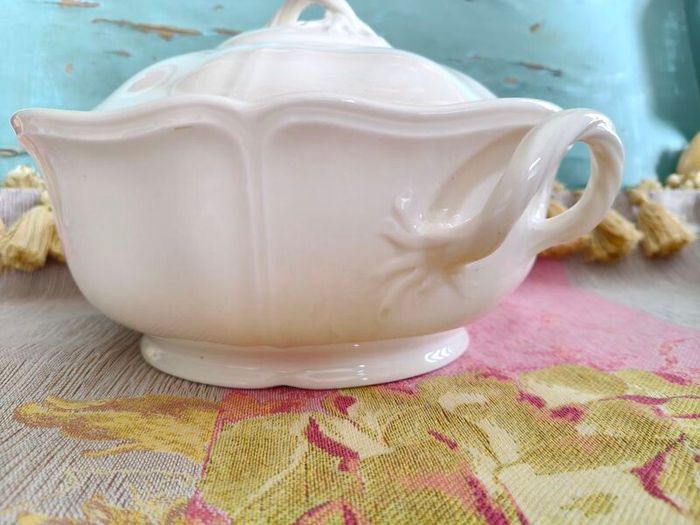 Wedgewood Queens Tureen