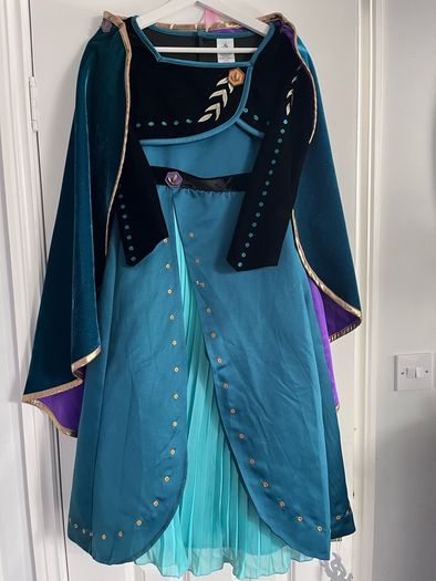 Anna costume