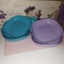 Set of plastic plates with storage holder Image 3
