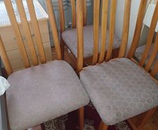 table and chairs