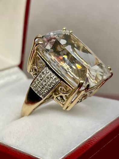 Gold Ring from the Tomas Rae collection, made of 14k Gold