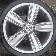 19" Genuine Vw Alloys with tyres