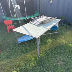 Patio table and 2 sun lounge chairs