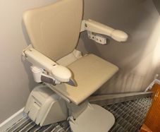 Straight flight stair lift like new.