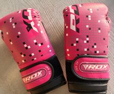 boxing gloves 6oz pink