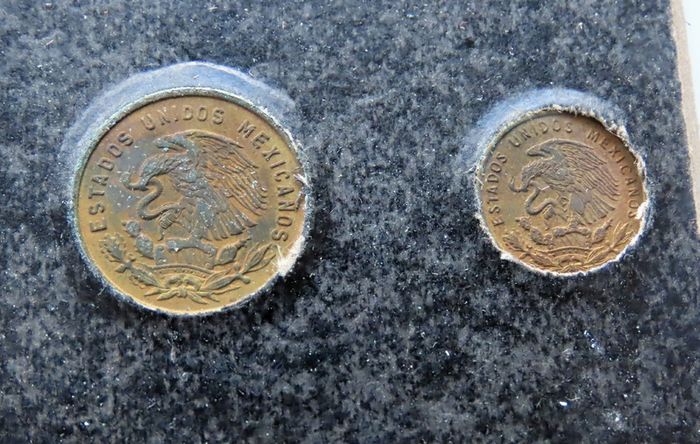 Mexico 1965 Set of 5 Coins Peso & Centavo Presentation Pack