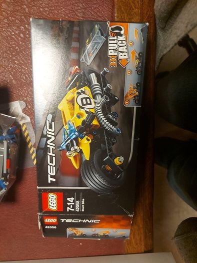Lego Technic stunt bike 42058