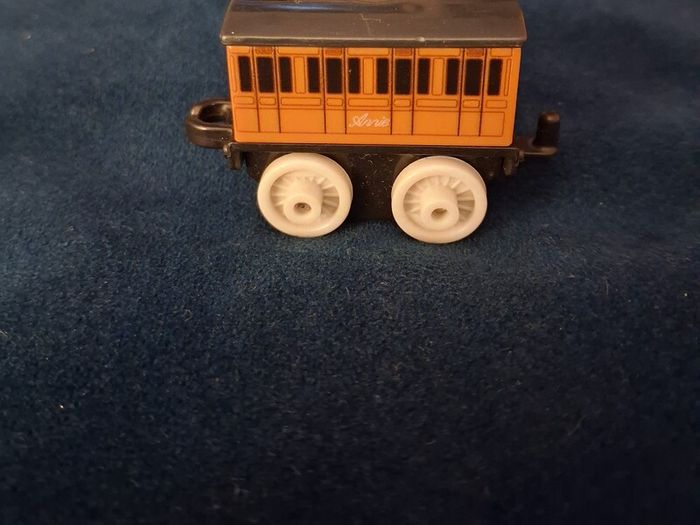 x9 Bundle - Mattel Miniature Thomas The Tank Engine & Friends