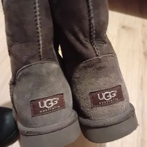 ladies boots UGG. Size 6.5 brown