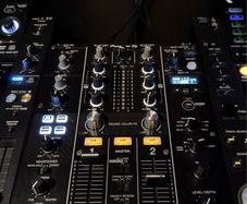 Pioneer DJM-450 2-Channel Mixer