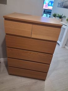 chest of drawers