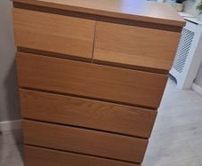 chest of drawers