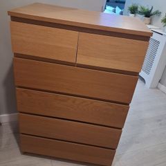chest of drawers