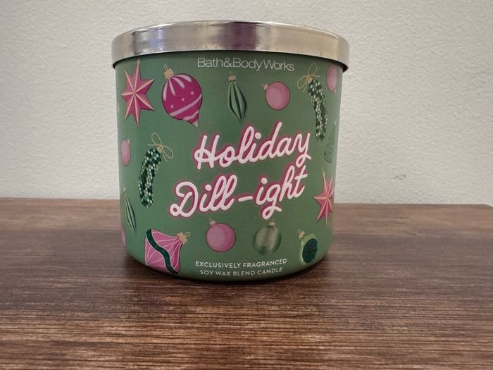 Bath & Body Works 3-Wick Candle "Holiday Dill-Light"